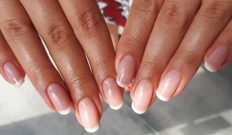 Co to jest manicure klasyczny? Odkryj jego zalety i proces pielęgnacji Co to jest manicure klasyczny? Odkryj jego zalety i proces pielęgnacji