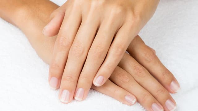 Ile kosztuje manicure japoński? Sprawdź ceny i porady przed wizytą Ile kosztuje manicure japoński? Sprawdź ceny i porady przed wizytą